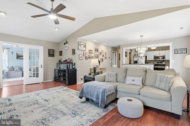 9 DEEP HOLLOW LN N, Columbus, NJ 08022