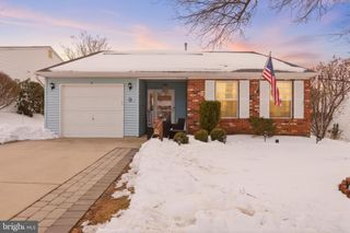 9 DEEP HOLLOW LN N, Columbus, NJ 08022