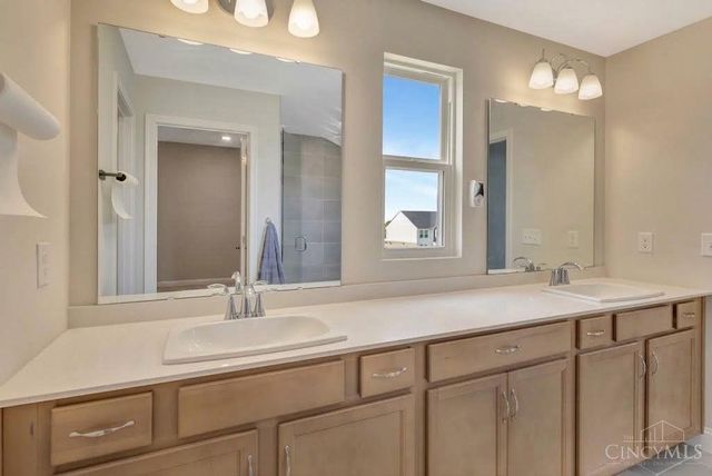 6781 Cork Dr, West Chester, OH 45069