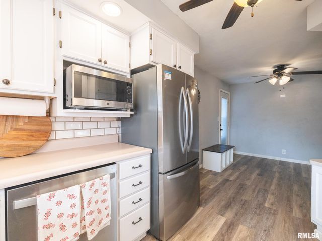 2303 W WESTPORT Road, Peoria, IL 61615