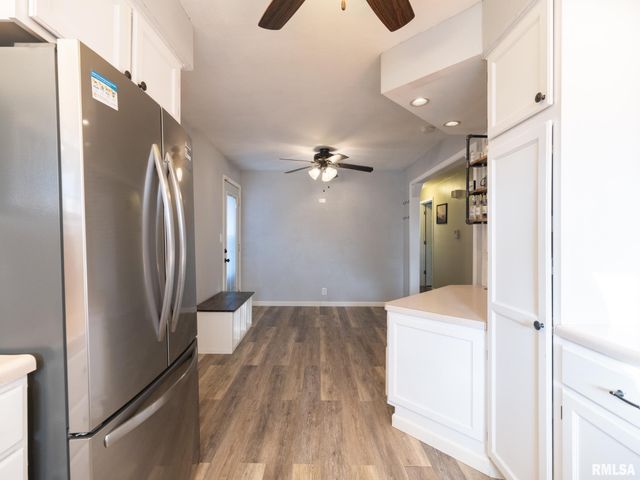 2303 W WESTPORT Road, Peoria, IL 61615