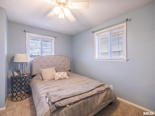 2303 W WESTPORT Road, Peoria, IL 61615