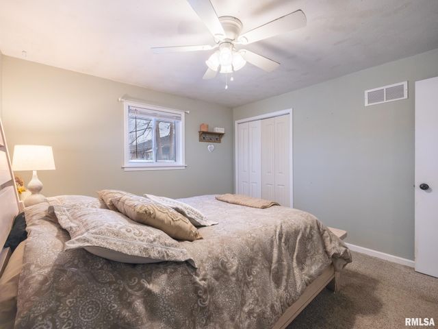 2303 W WESTPORT Road, Peoria, IL 61615