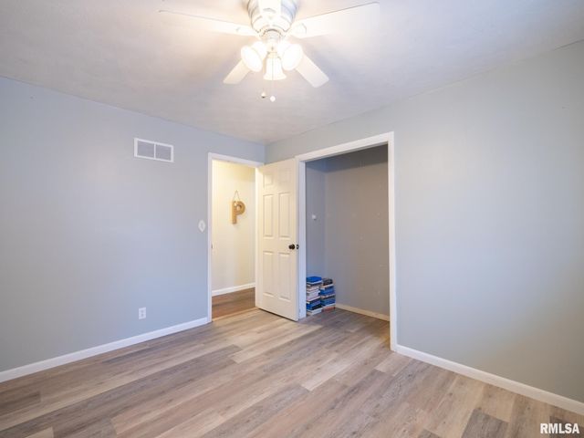 2303 W WESTPORT Road, Peoria, IL 61615