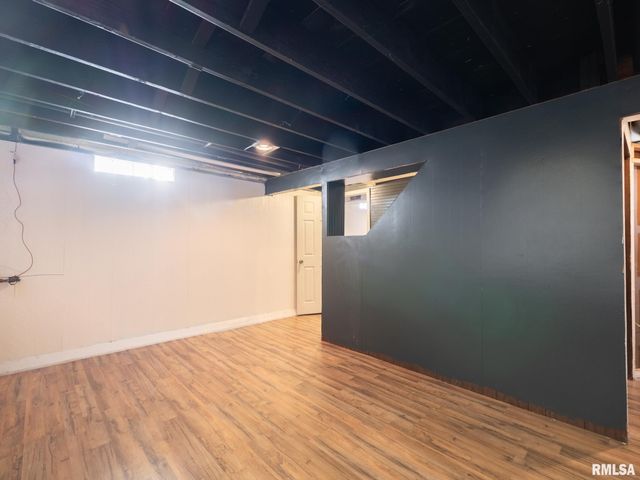 2303 W WESTPORT Road, Peoria, IL 61615