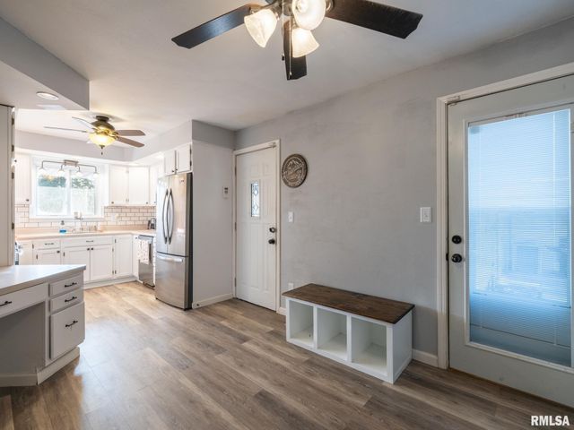 2303 W WESTPORT Road, Peoria, IL 61615