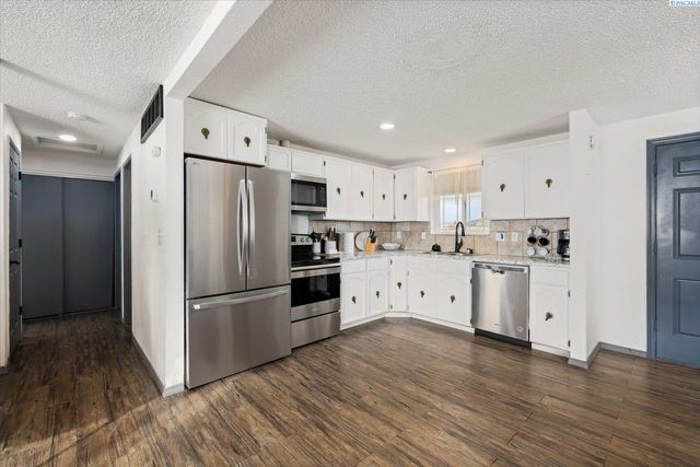 28708 E Sr 224, Benton City, WA 99320