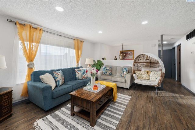 28708 E Sr 224, Benton City, WA 99320