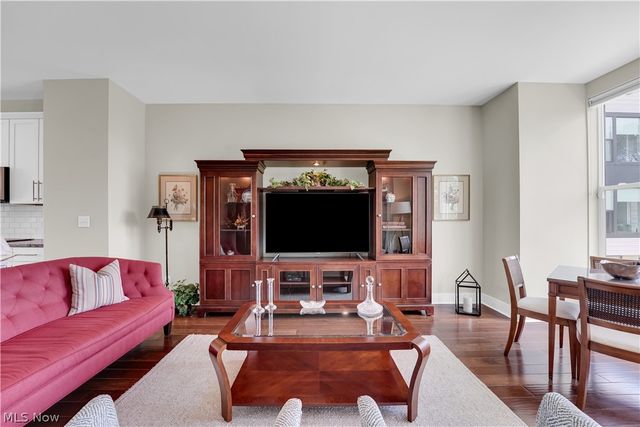 1208 W 73rd Place, Cleveland, OH 44102
