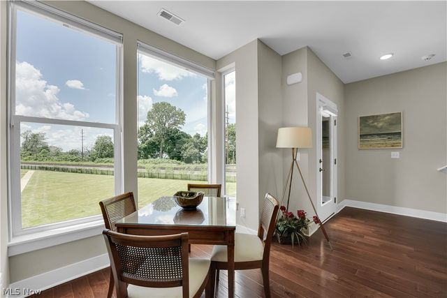 1208 W 73rd Place, Cleveland, OH 44102