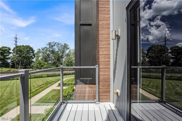 1208 W 73rd Place, Cleveland, OH 44102