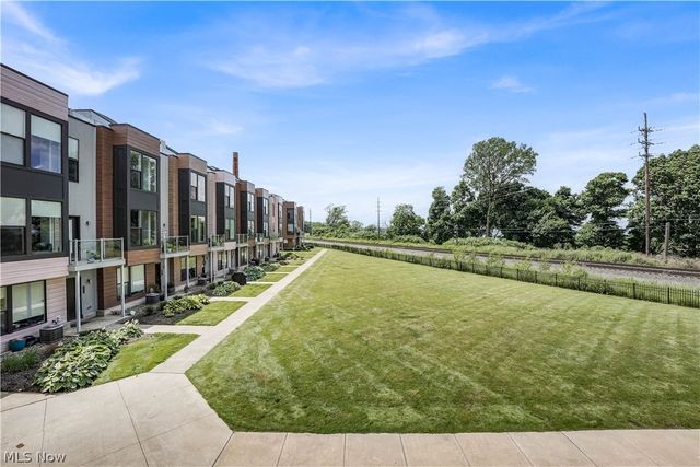 1208 W 73rd Place, Cleveland, OH 44102