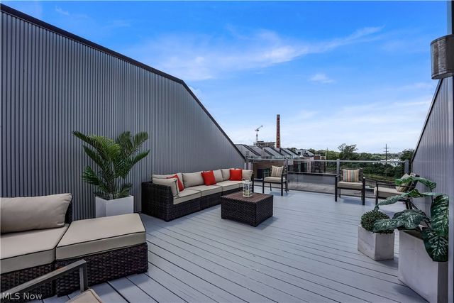 1208 W 73rd Place, Cleveland, OH 44102