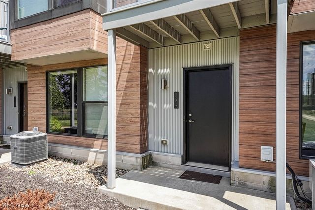 1208 W 73rd Place, Cleveland, OH 44102