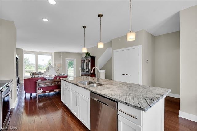 1208 W 73rd Place, Cleveland, OH 44102