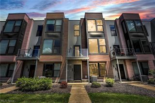 1208 W 73rd Place, Cleveland, OH 44102