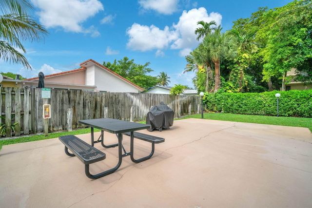 8900 W Sample Road 204, Coral Springs, FL 33065