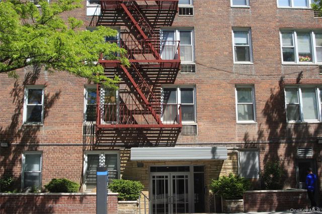 1332 Metropolitan Avenue 6A, Bronx, NY 10462