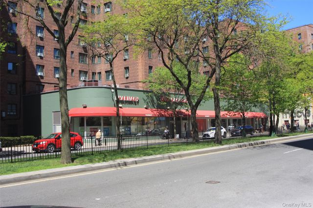 1332 Metropolitan Avenue 6A, Bronx, NY 10462