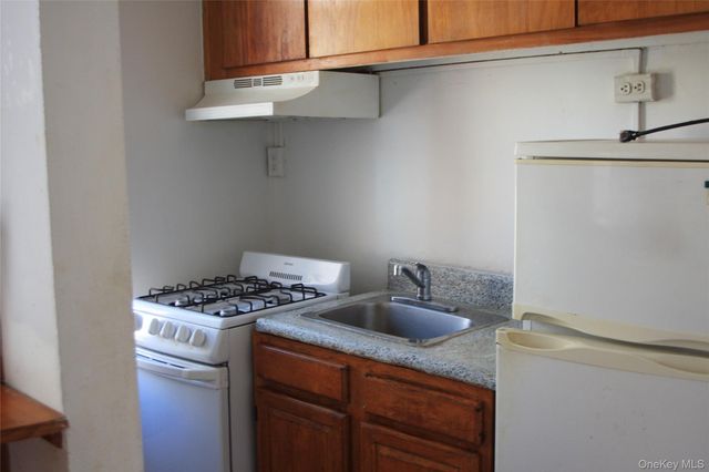 1332 Metropolitan Avenue 6A, Bronx, NY 10462