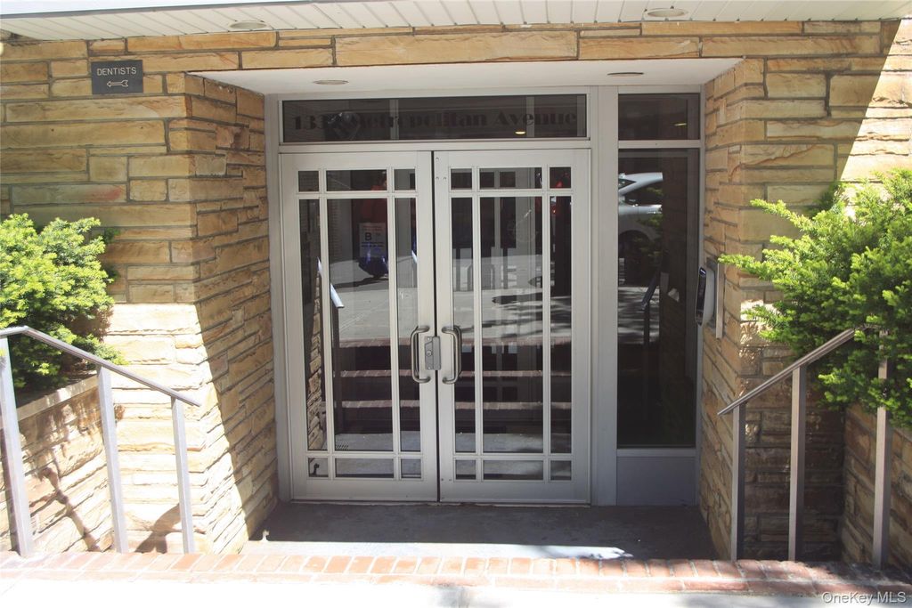 1332 Metropolitan Avenue 6A, Bronx, NY 10462
