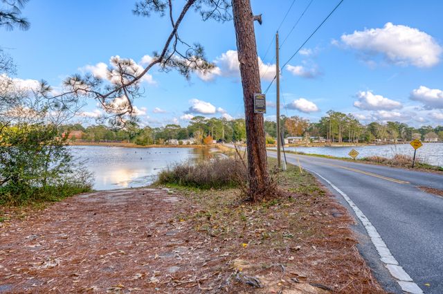 281 Pipers Landing Road, Defuniak Springs, FL 32433