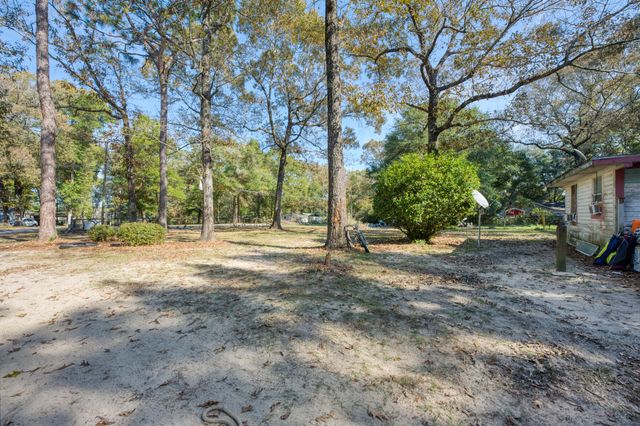 281 Pipers Landing Road, Defuniak Springs, FL 32433