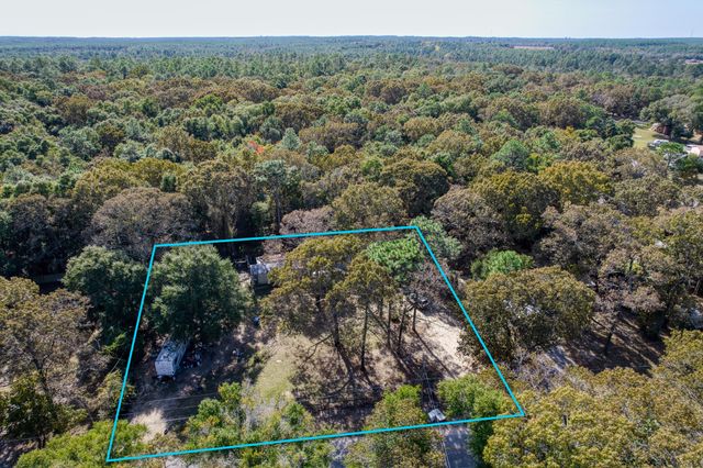 281 Pipers Landing Road, Defuniak Springs, FL 32433