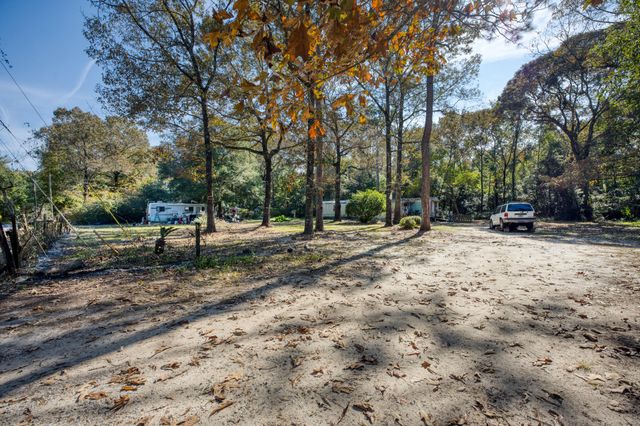 281 Pipers Landing Road, Defuniak Springs, FL 32433