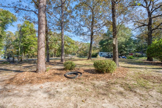 281 Pipers Landing Road, Defuniak Springs, FL 32433
