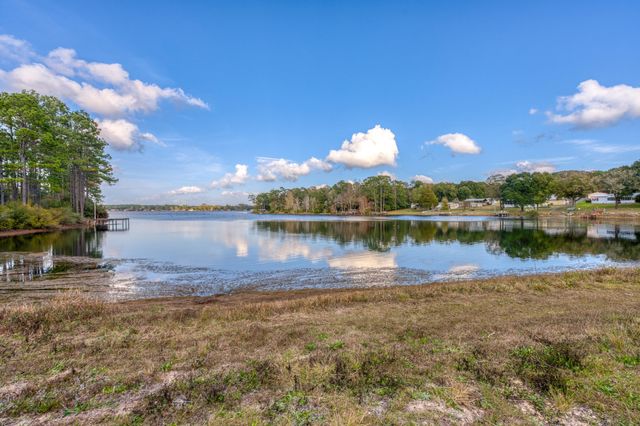 281 Pipers Landing Road, Defuniak Springs, FL 32433