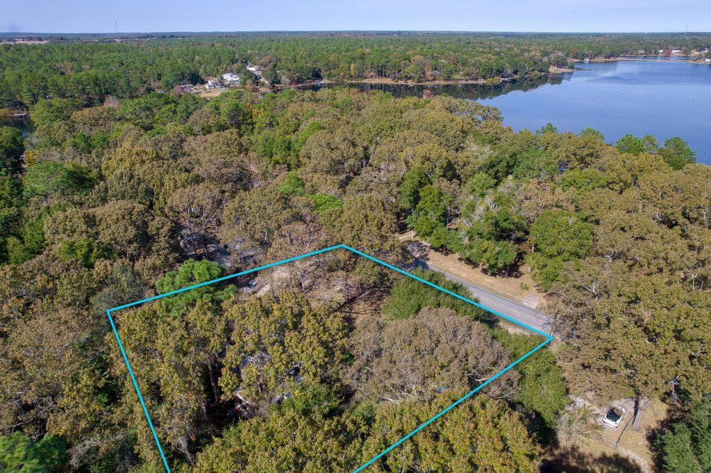 281 Pipers Landing Road, Defuniak Springs, FL 32433
