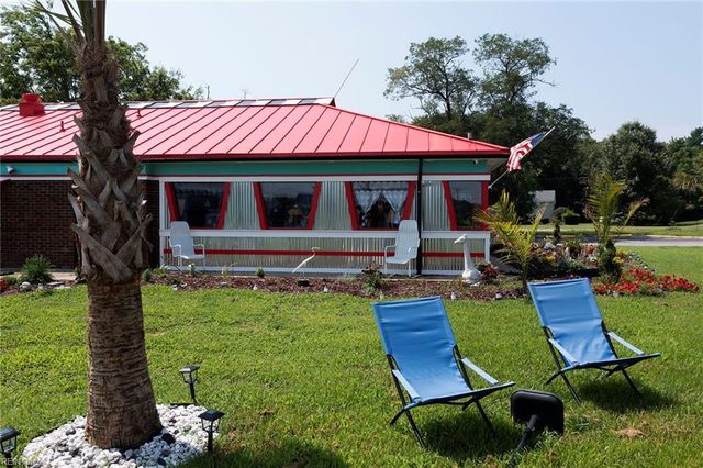 1725 George Wash Memorial HWY, Gloucester Point, VA 23062