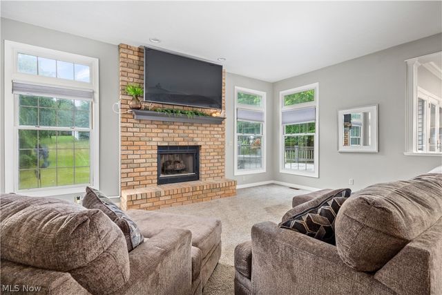 809 Adam Run Drive, Cuyahoga Falls, OH 44223