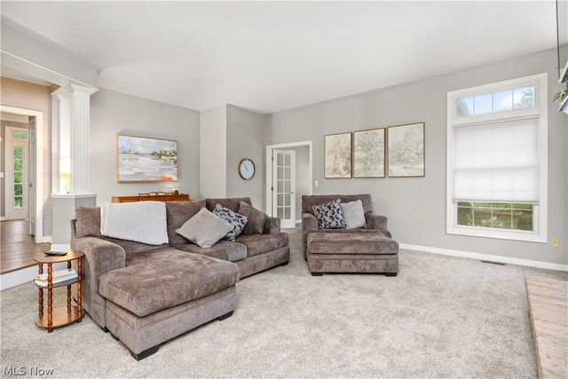 809 Adam Run Drive, Cuyahoga Falls, OH 44223