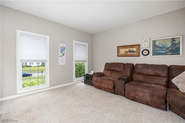 809 Adam Run Drive, Cuyahoga Falls, OH 44223