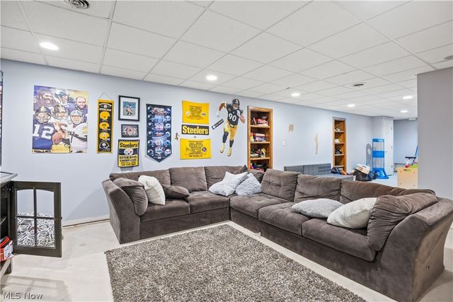 809 Adam Run Drive, Cuyahoga Falls, OH 44223