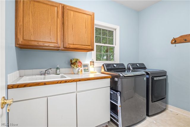 809 Adam Run Drive, Cuyahoga Falls, OH 44223