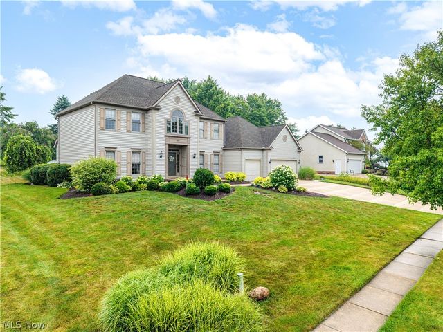 809 Adam Run Drive, Cuyahoga Falls, OH 44223