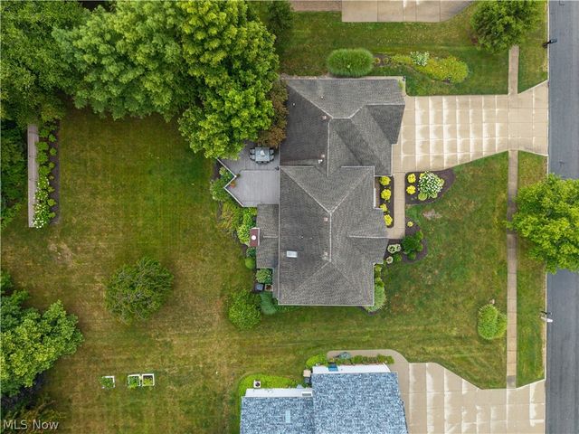 809 Adam Run Drive, Cuyahoga Falls, OH 44223
