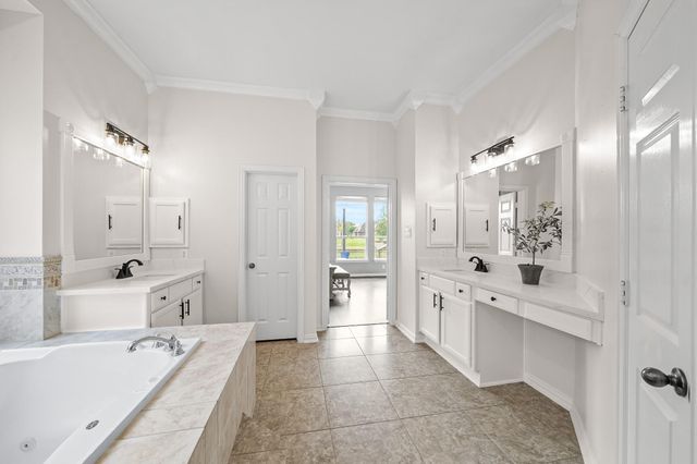 4703 Oxbow Circle W, Fulshear, TX 77441