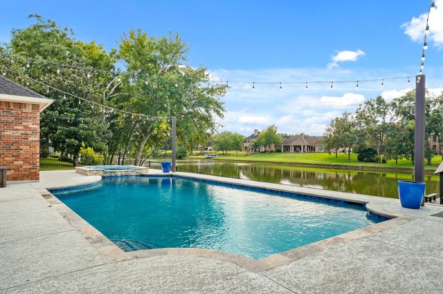 4703 Oxbow Circle W, Fulshear, TX 77441