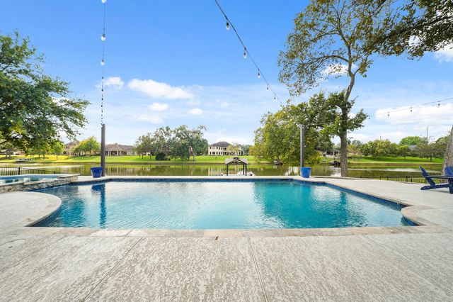 4703 Oxbow Circle W, Fulshear, TX 77441