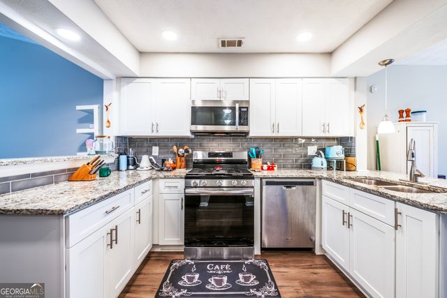 1509 Burnstone Drive, Stone Mountain, GA 30088