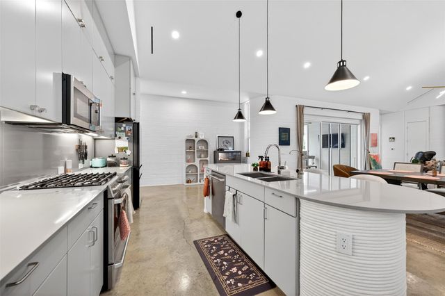 308 Painted Sunset DR, Georgetown, TX 78628