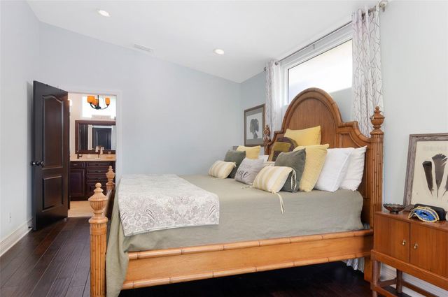 750 WHITE SAND DRIVE NE, St Petersburg, FL 33703