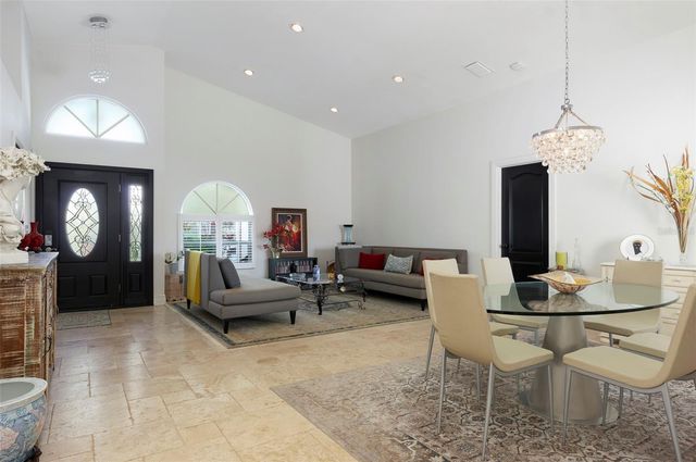 750 WHITE SAND DRIVE NE, St Petersburg, FL 33703