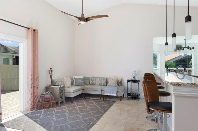 750 WHITE SAND DRIVE NE, St Petersburg, FL 33703