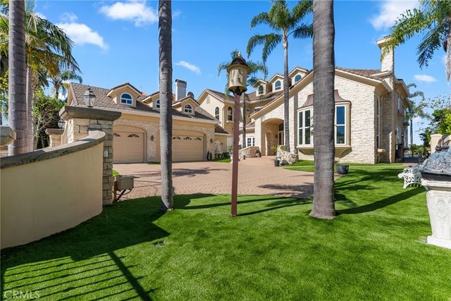 27495 Hidden Trail Road, Laguna Hills, CA 92653