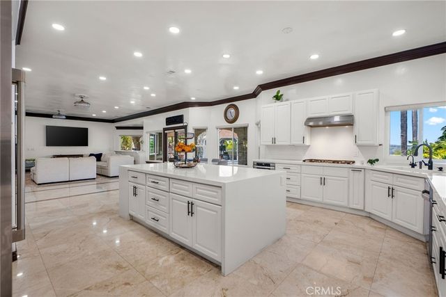 27495 Hidden Trail Road, Laguna Hills, CA 92653